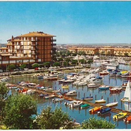 Apartament With Balcony Close To The